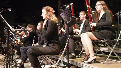 ¡El Concierto Mágico de Timur Rodríguez: Un Viaje Sonoro a través del Alma Rusa!