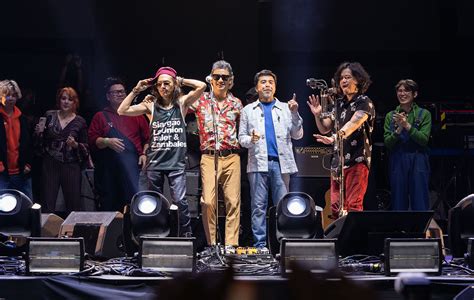  El Concierto Encantador de Eraserheads: Un Viaje nostálgico por el Rock Filipino